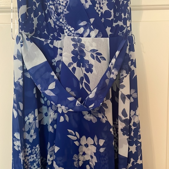 DKNY size 4 summer flowy mid calf dress - Picture 2 of 5